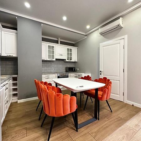Gagarin Plaza Stylish Apartment Odesa Exterior photo