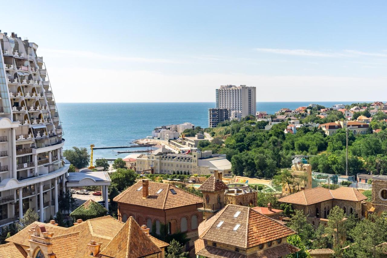 Gagarin Plaza Stylish Apartment Odesa Exterior photo
