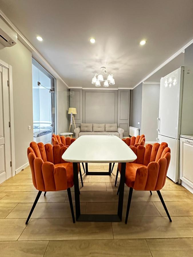 Gagarin Plaza Stylish Apartment Odesa Exterior photo