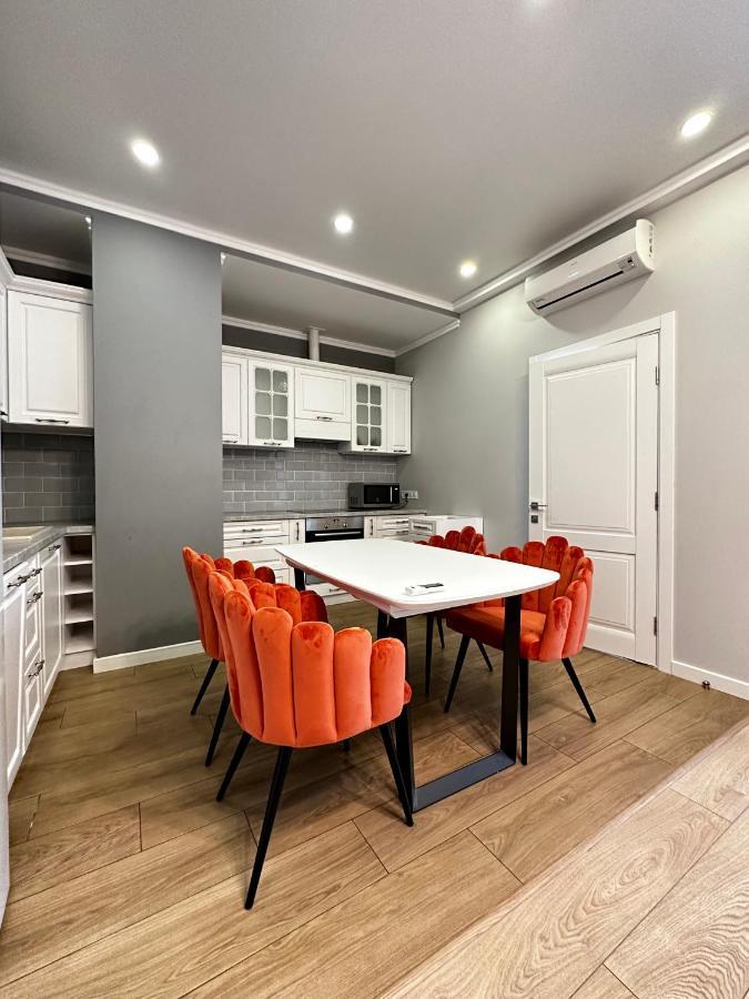 Gagarin Plaza Stylish Apartment Odesa Exterior photo