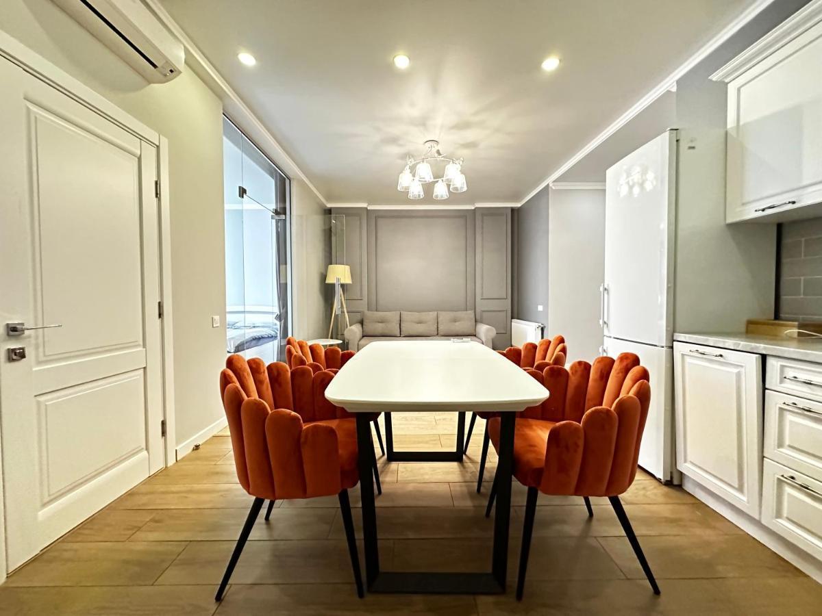 Gagarin Plaza Stylish Apartment Odesa Exterior photo