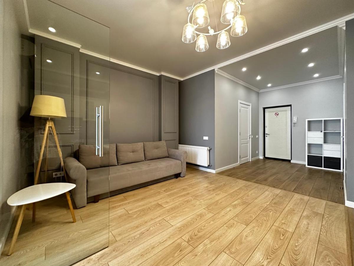 Gagarin Plaza Stylish Apartment Odesa Exterior photo