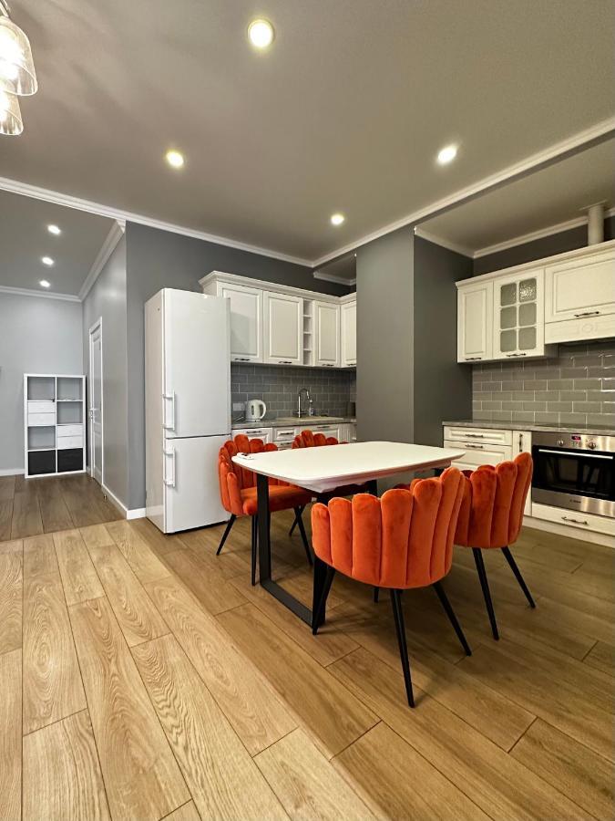 Gagarin Plaza Stylish Apartment Odesa Exterior photo