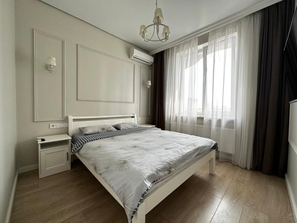Gagarin Plaza Stylish Apartment Odesa Exterior photo