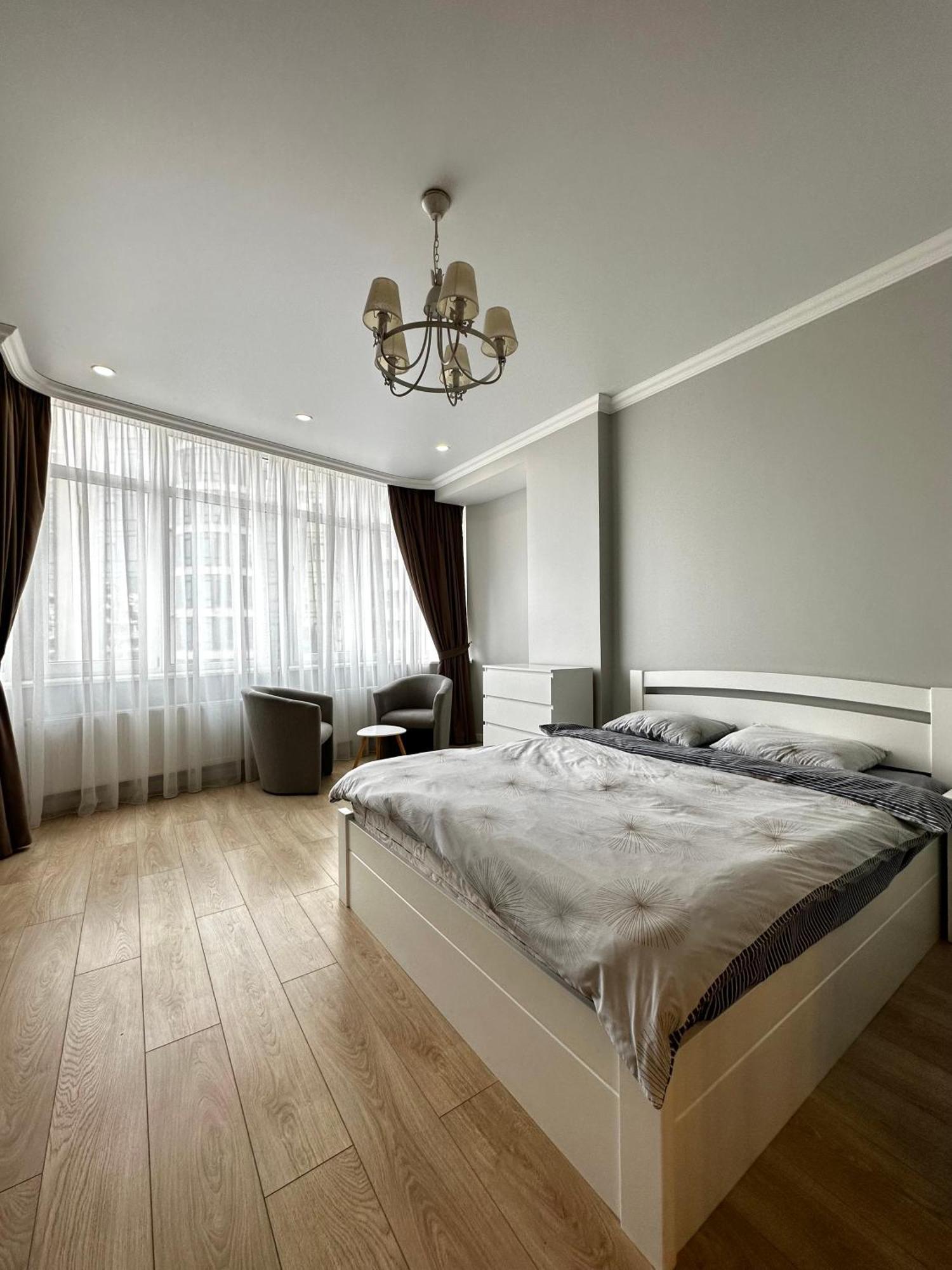 Gagarin Plaza Stylish Apartment Odesa Exterior photo